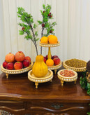 ست ۵ پارچه چوبی پایه خراطی گرد (همراه با شیرینی خوری)
